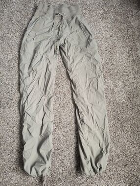 Lululemon Women's Lined Khaki Dance Pants Size 2